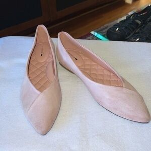 - Suede Birdies leather flat, like new , see photos, size7.5